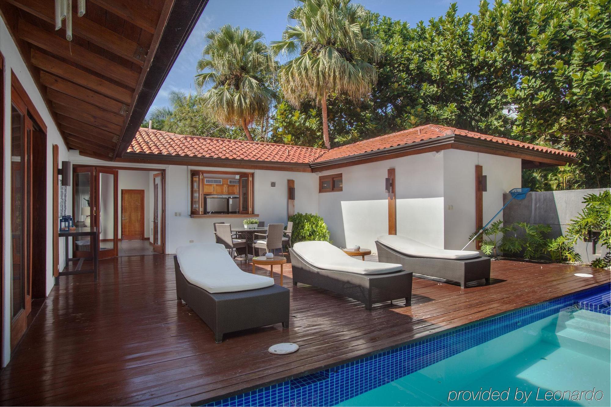 Villa con 4 Camere da Letto e Giardino - Golf Cart Incluso